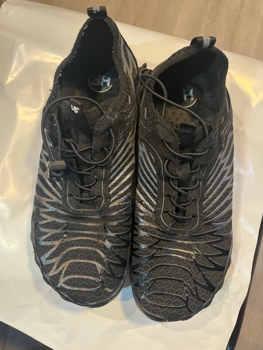 Men's Athletic Slip-On Sneakers in Black
